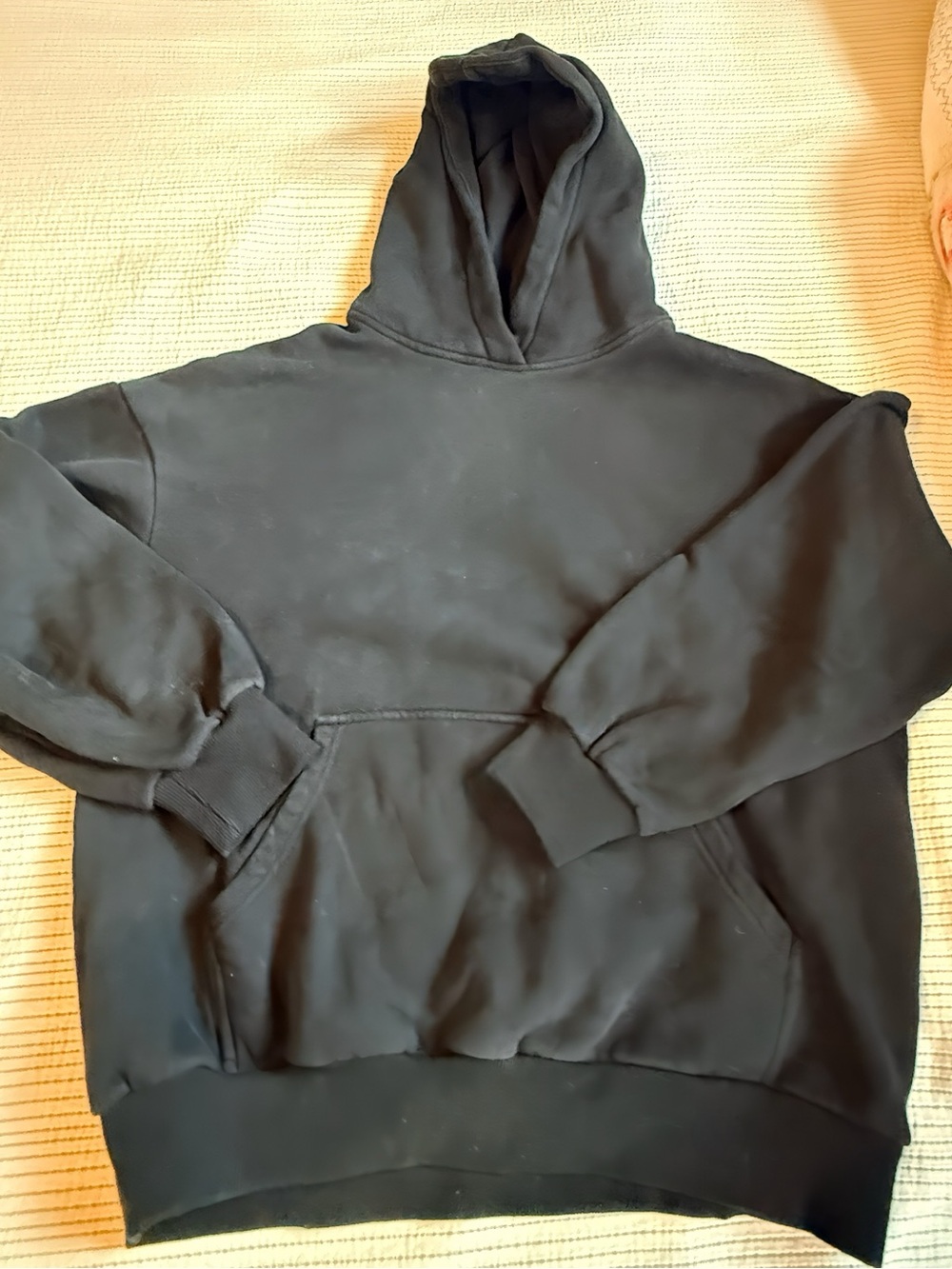 Classic Black Hooded Sweatshirt - Unbranded